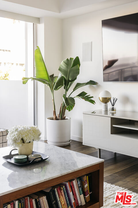 1155 N La Cienega Blvd Unit: 601