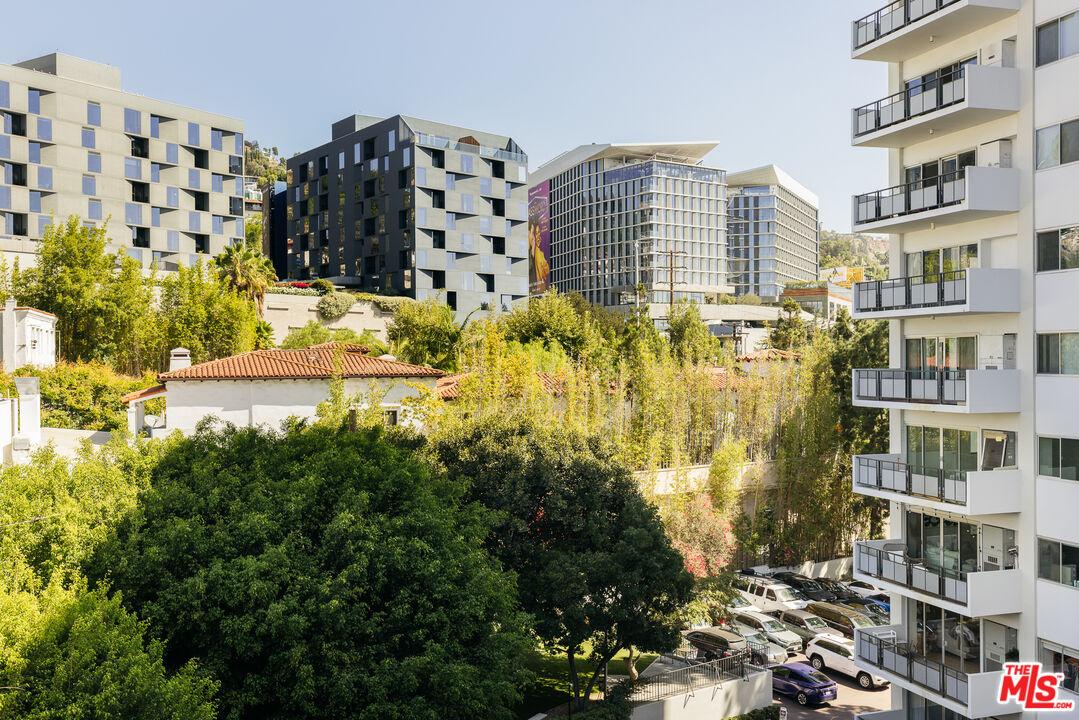 1155 N La Cienega Blvd Unit: 601