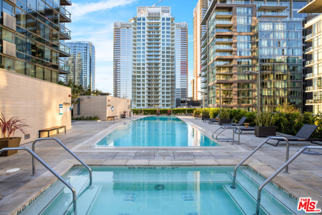 1155 S Grand Ave Unit: 916