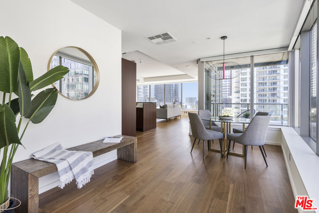 1155 S Grand Ave Unit: 916