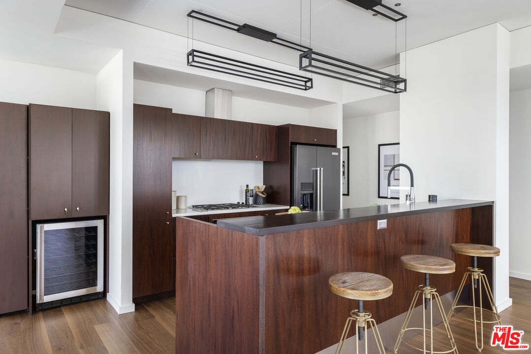 1155 S Grand Ave Unit: 916