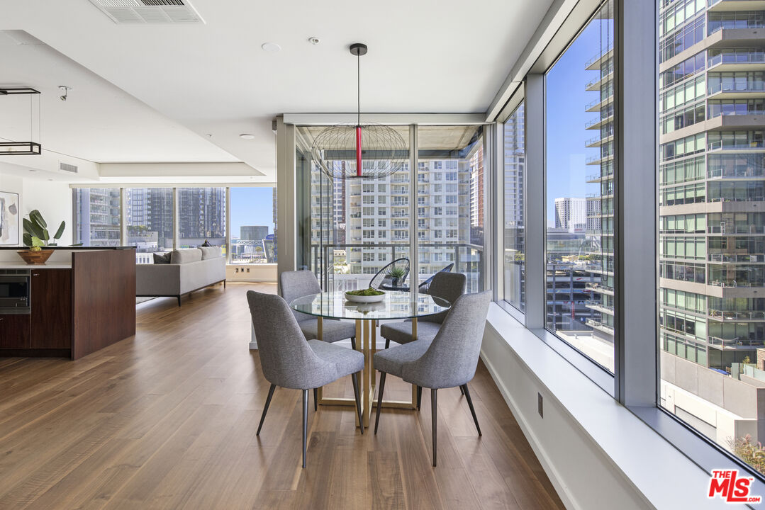 1155 S Grand Ave Unit: 916