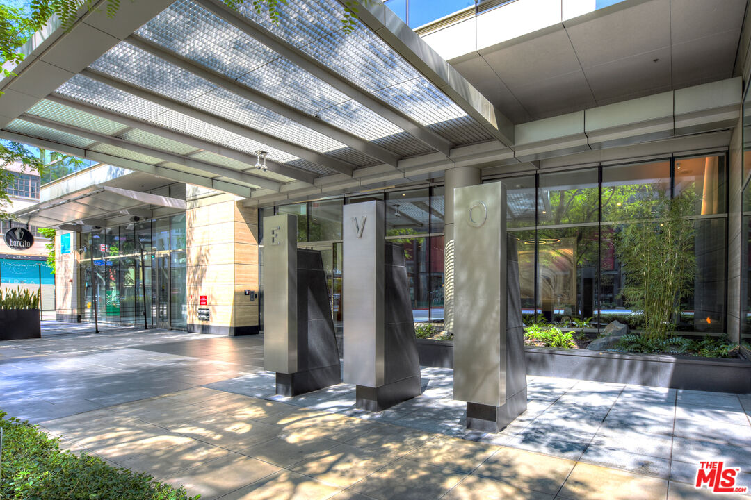 1155 S Grand Ave Unit: 916