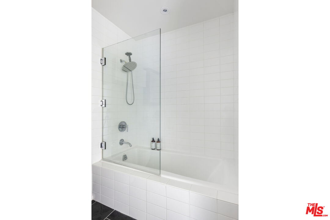 1155 S Grand Ave Unit: 916