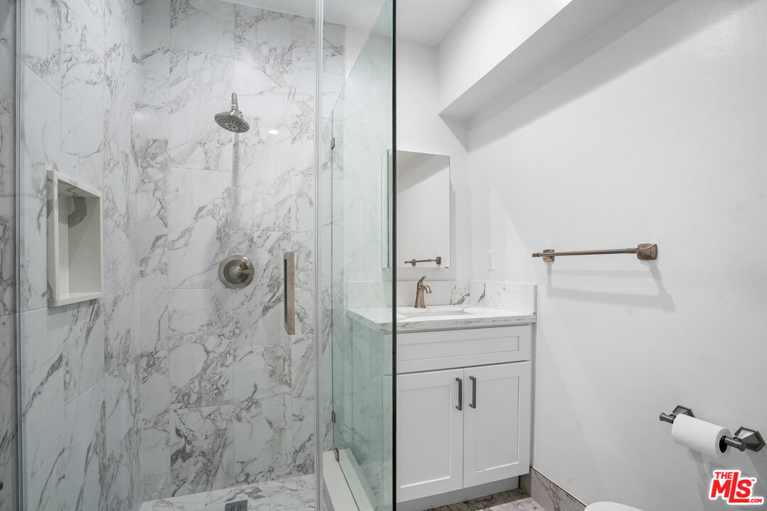 1449 Butler Ave Unit: 1