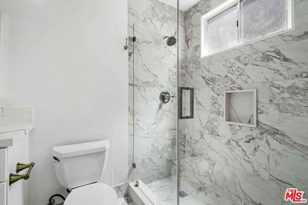 1449 Butler Ave Unit: 1