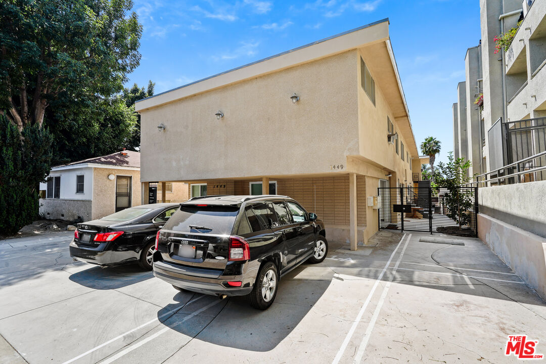 1449 Butler Ave Unit: 1