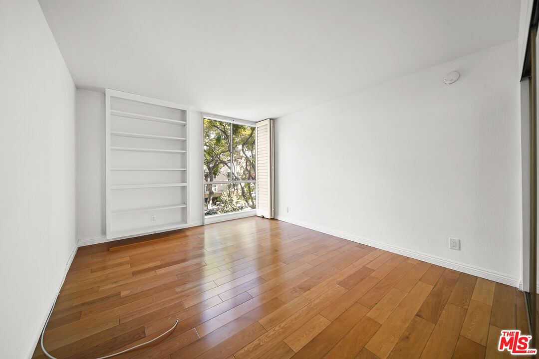 403 N Oakhurst Dr Unit: 202