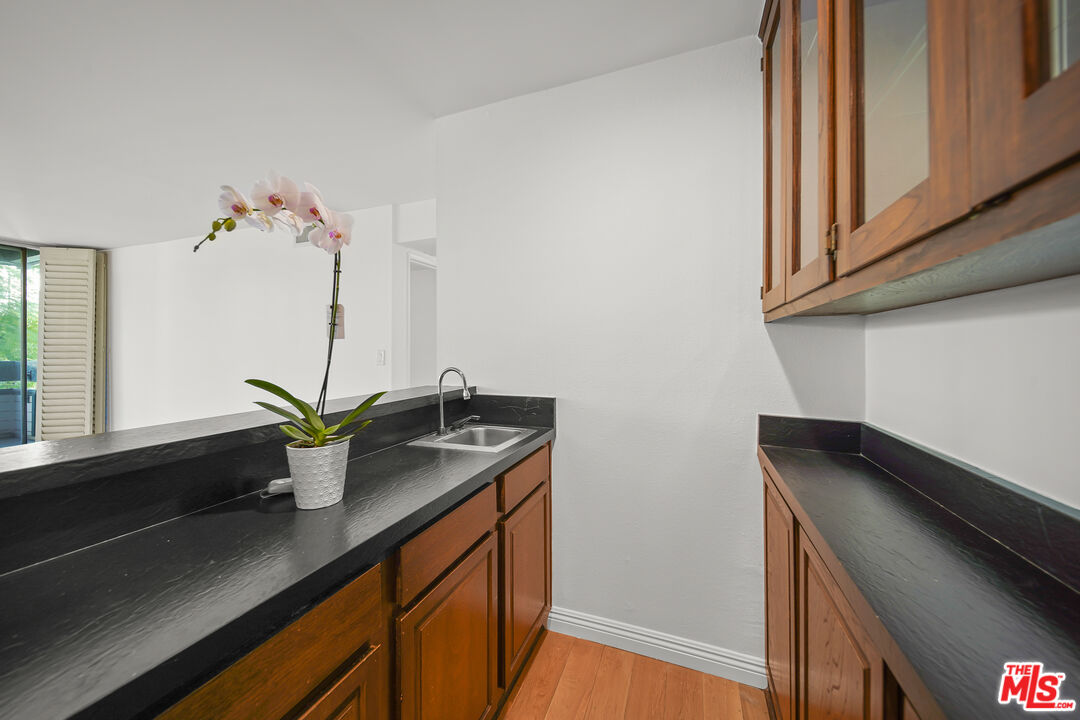 403 N Oakhurst Dr Unit: 202