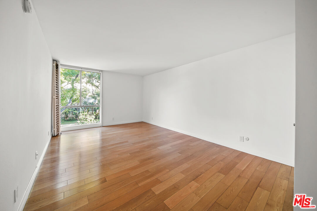 403 N Oakhurst Dr Unit: 202