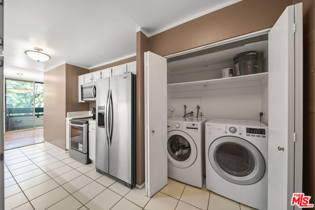 403 N Oakhurst Dr Unit: 202