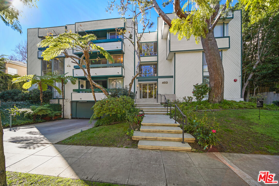 403 N Oakhurst Dr Unit: 202