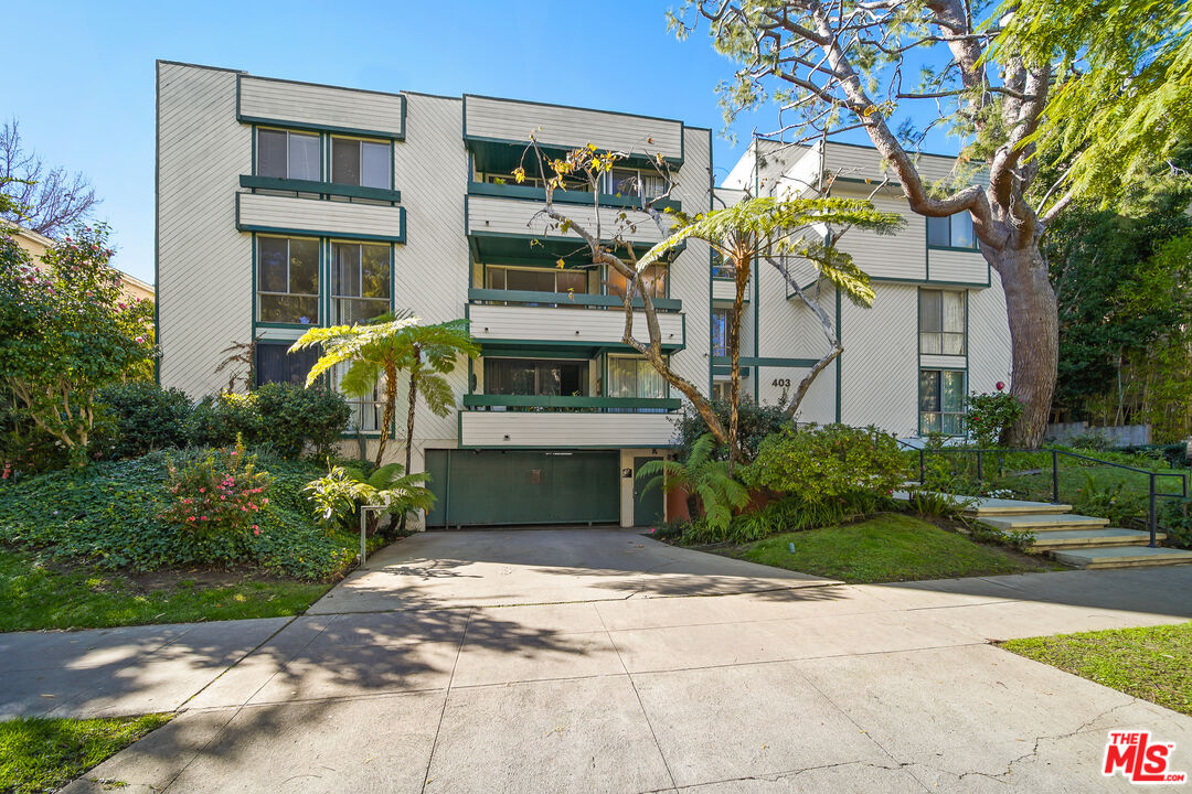 403 N Oakhurst Dr Unit: 202