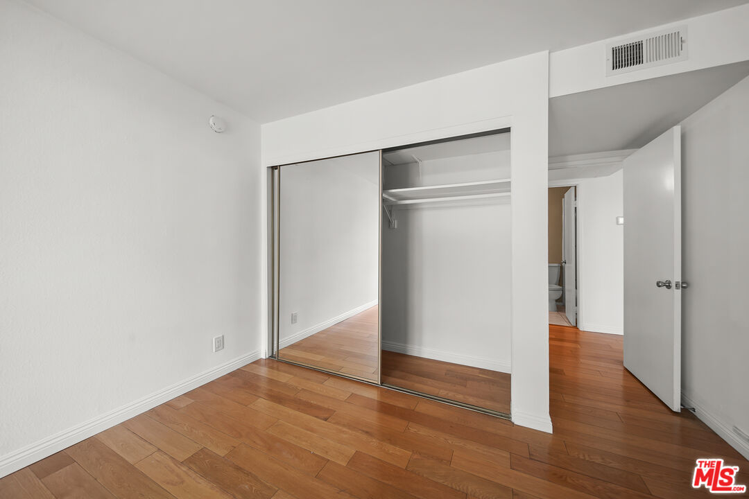 403 N Oakhurst Dr Unit: 202