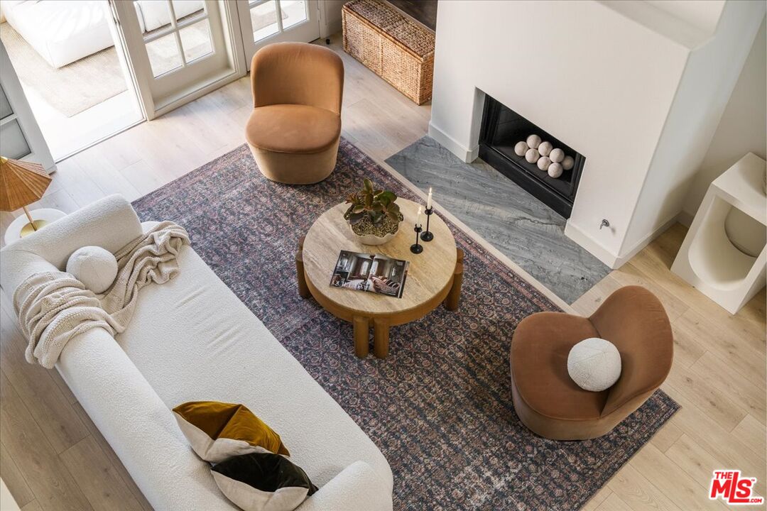 42 E Sierra Madre Blvd