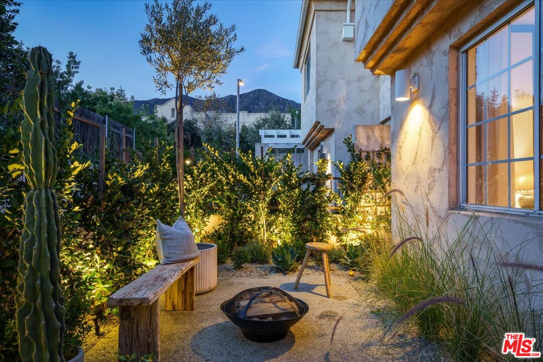 42 E Sierra Madre Blvd