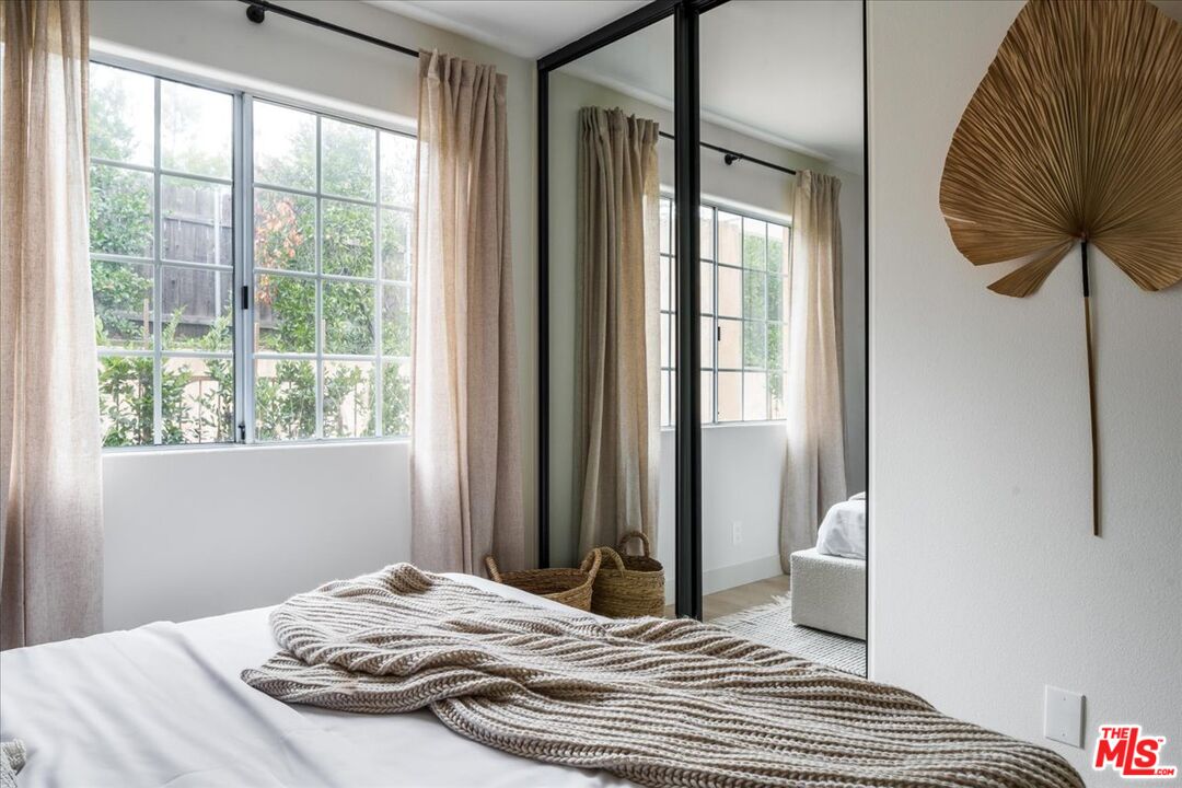 42 E Sierra Madre Blvd