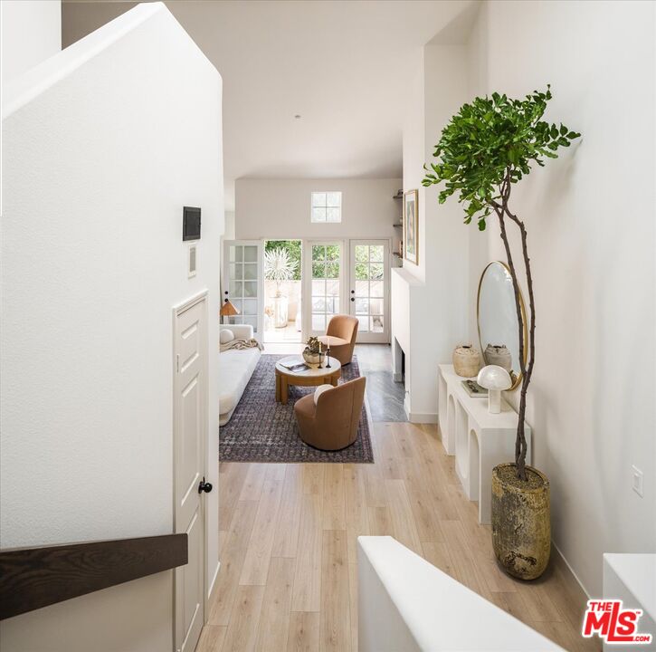 42 E Sierra Madre Blvd