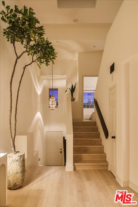 42 E Sierra Madre Blvd