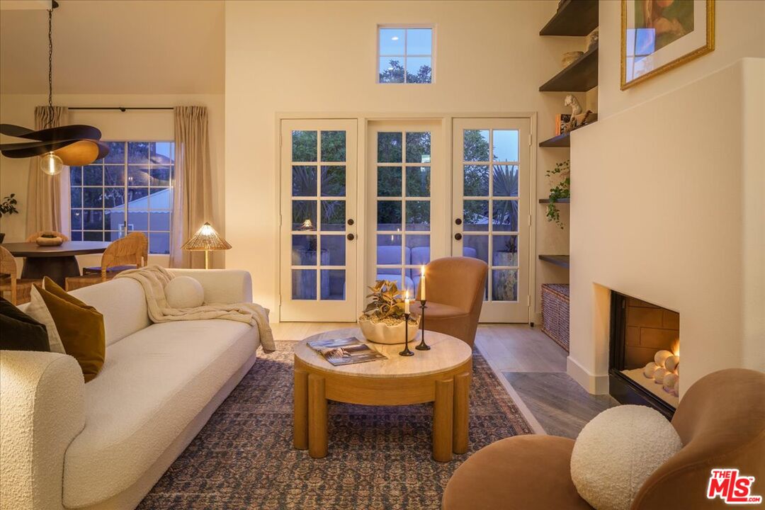 42 E Sierra Madre Blvd