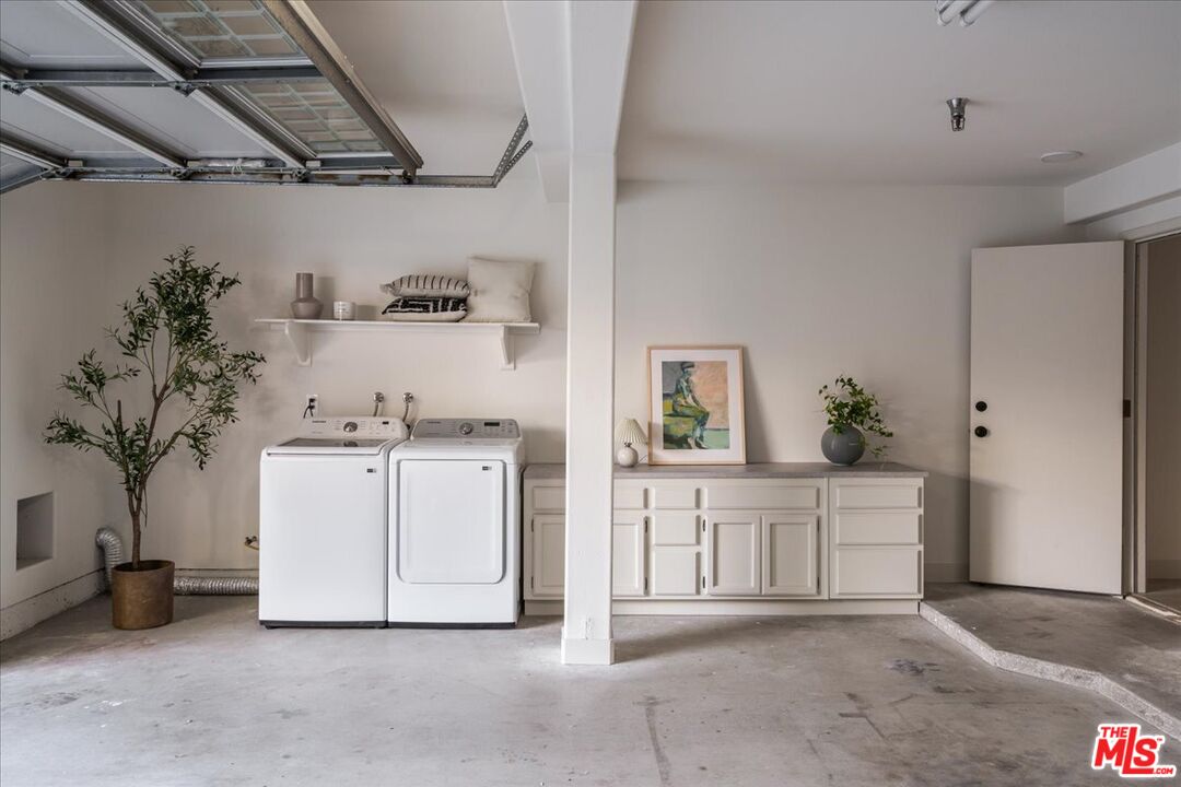 42 E Sierra Madre Blvd