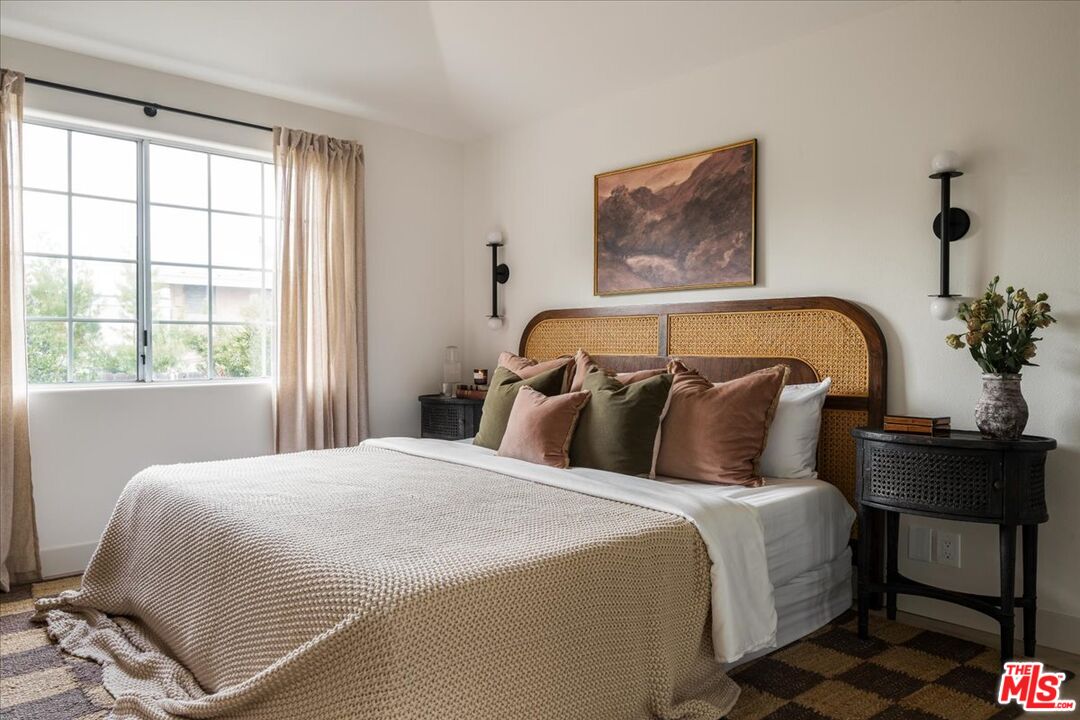 42 E Sierra Madre Blvd