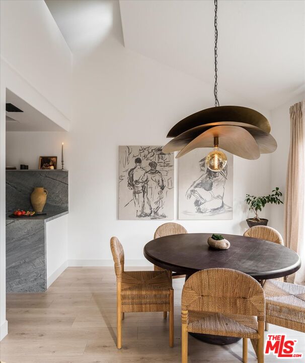 42 E Sierra Madre Blvd