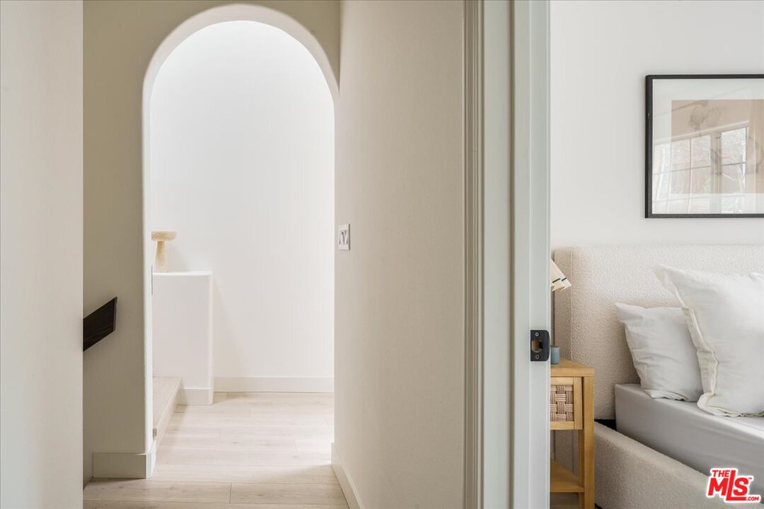 42 E Sierra Madre Blvd