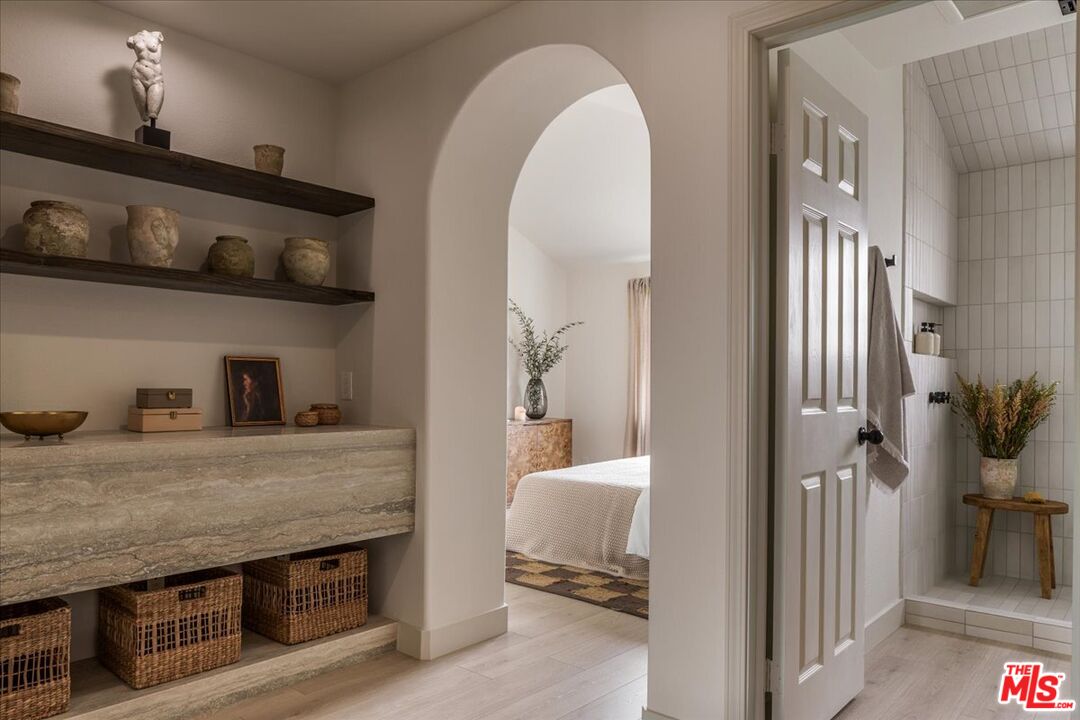 42 E Sierra Madre Blvd