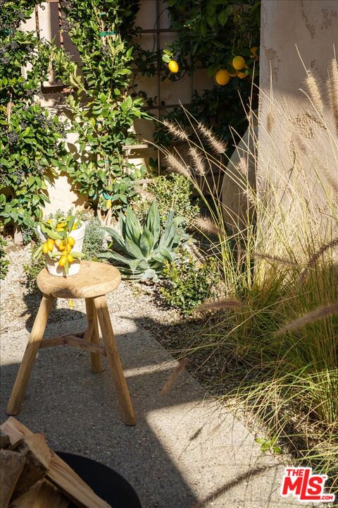 42 E Sierra Madre Blvd