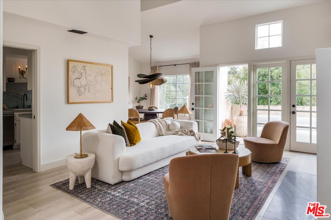 42 E Sierra Madre Blvd