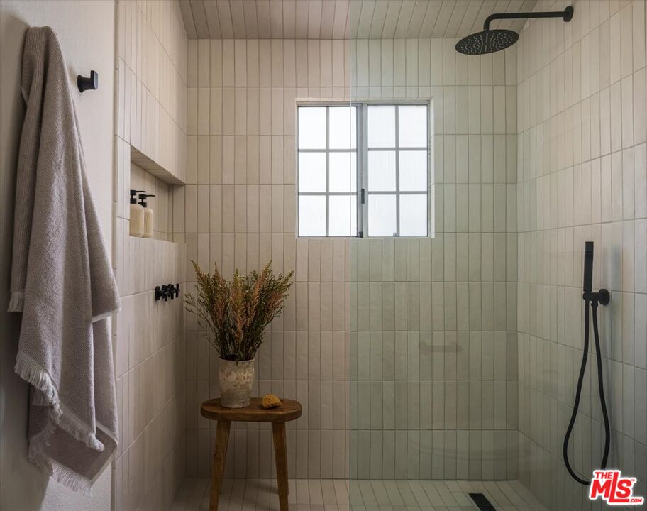 42 E Sierra Madre Blvd