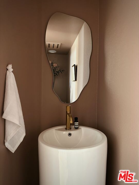 42 E Sierra Madre Blvd