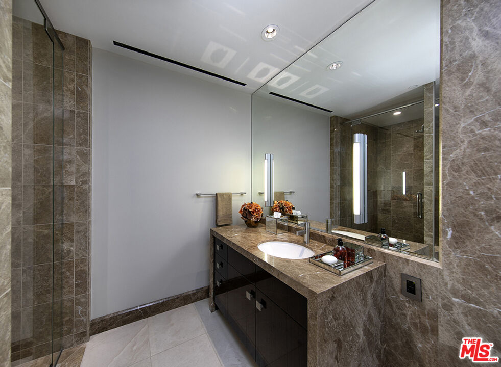 1200 Club View Dr Unit: 14S