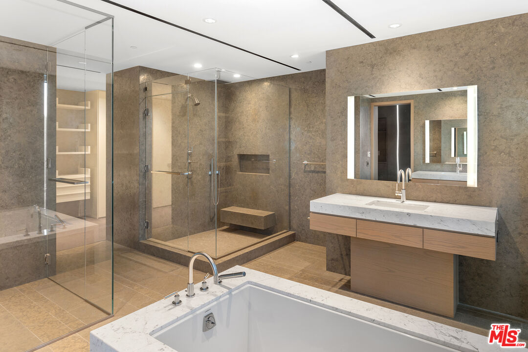 1200 Club View Dr Unit: 6N