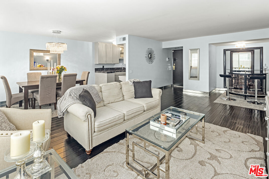 1121 N Olive Dr Unit: 209