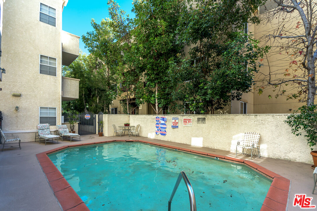 10604 Valley Spring Ln Unit: 305