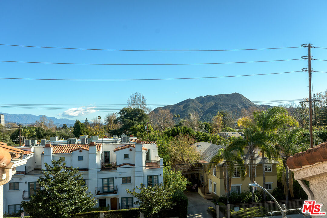 10604 Valley Spring Ln Unit: 305