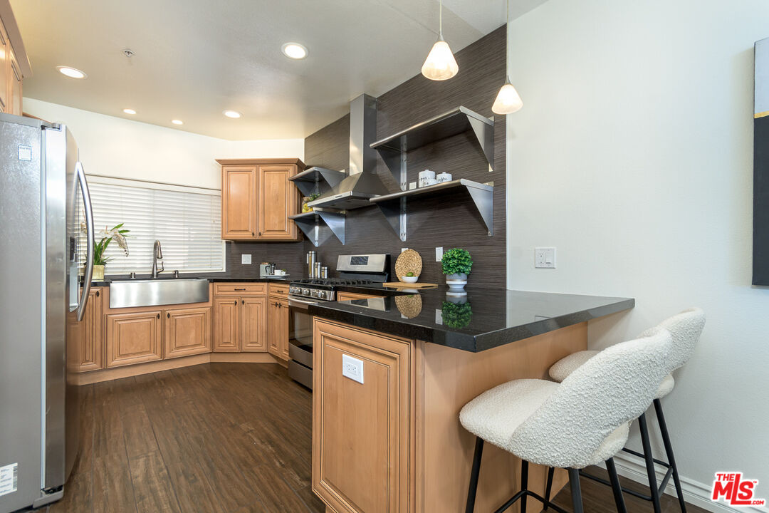 10604 Valley Spring Ln Unit: 305