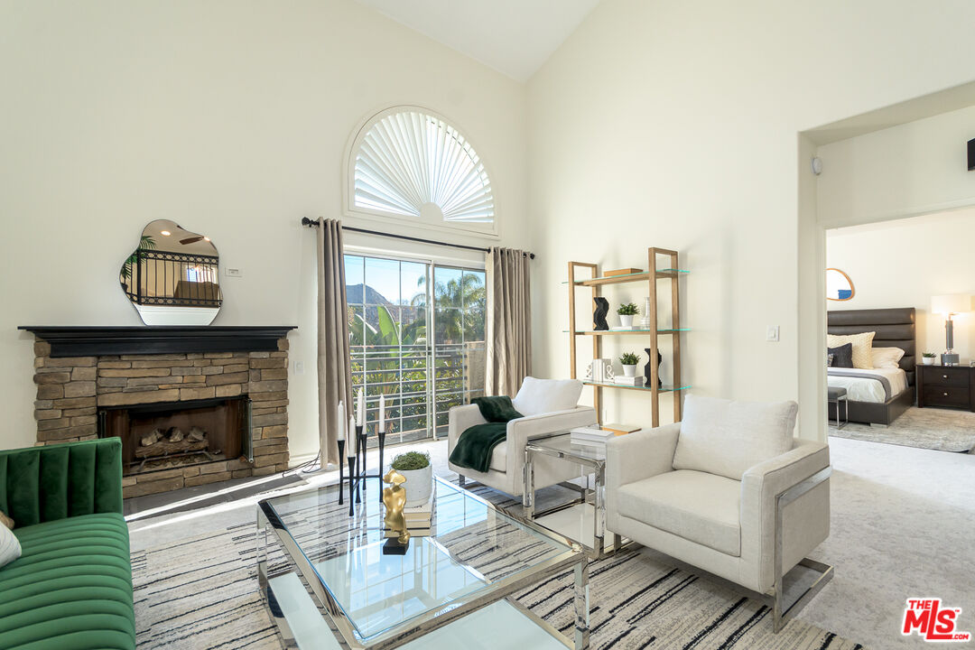 10604 Valley Spring Ln Unit: 305