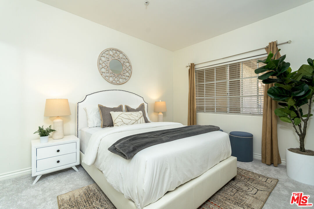 10604 Valley Spring Ln Unit: 305