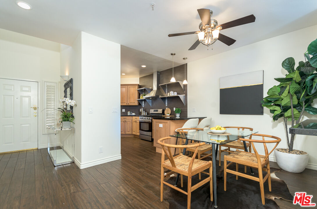 10604 Valley Spring Ln Unit: 305