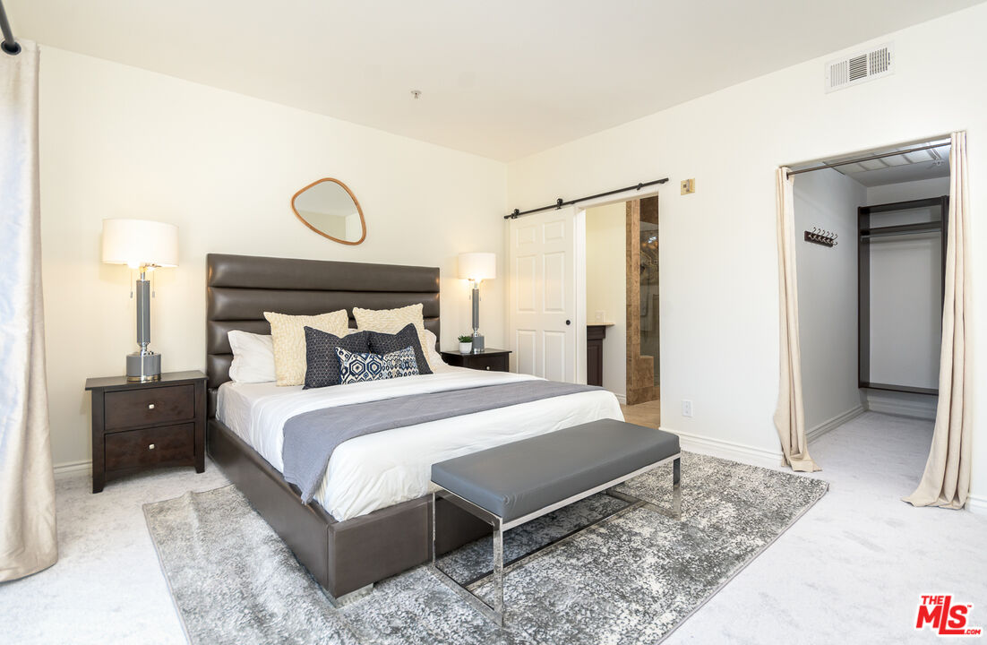 10604 Valley Spring Ln Unit: 305