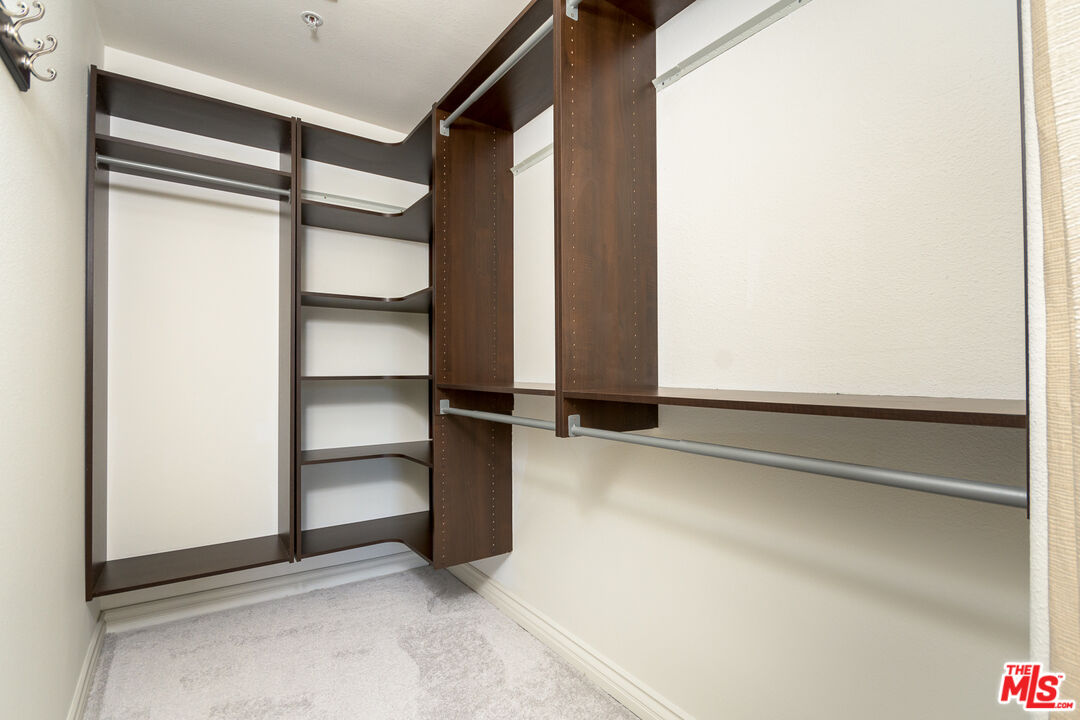 10604 Valley Spring Ln Unit: 305