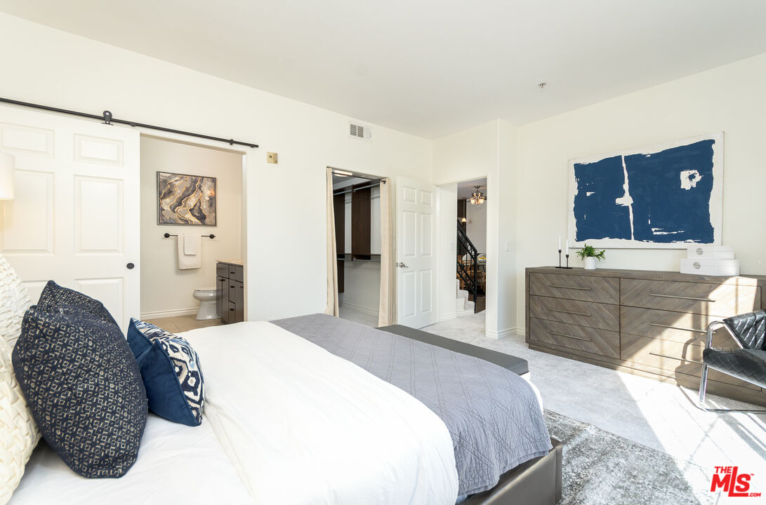 10604 Valley Spring Ln Unit: 305