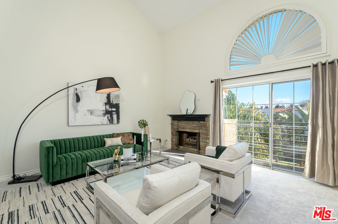 10604 Valley Spring Ln Unit: 305