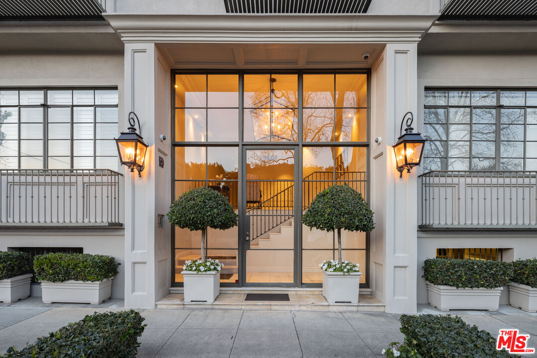 9601 Charleville Blvd Unit: 14