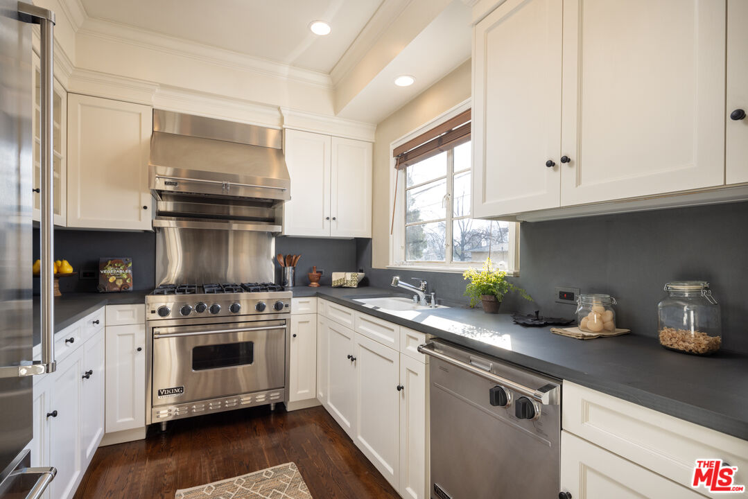 9601 Charleville Blvd Unit: 14