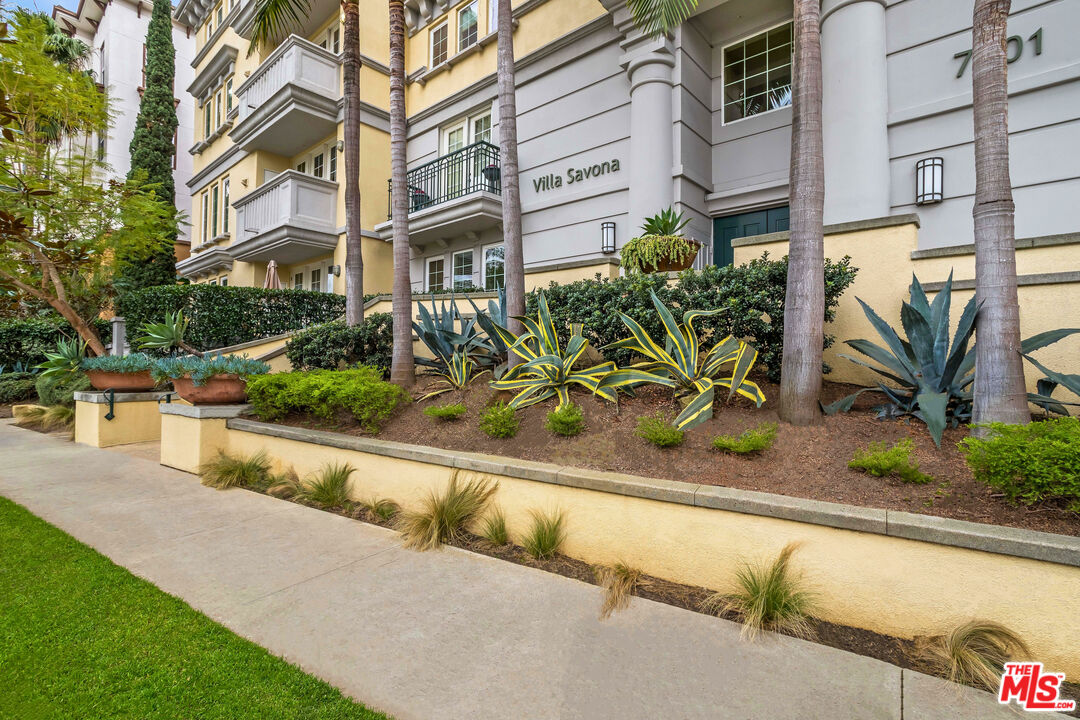 7101 Playa Vista Dr Unit: 307