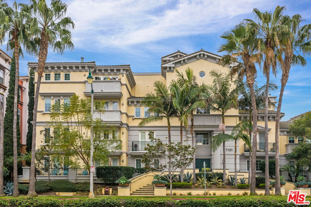 7101 Playa Vista Dr Unit: 307